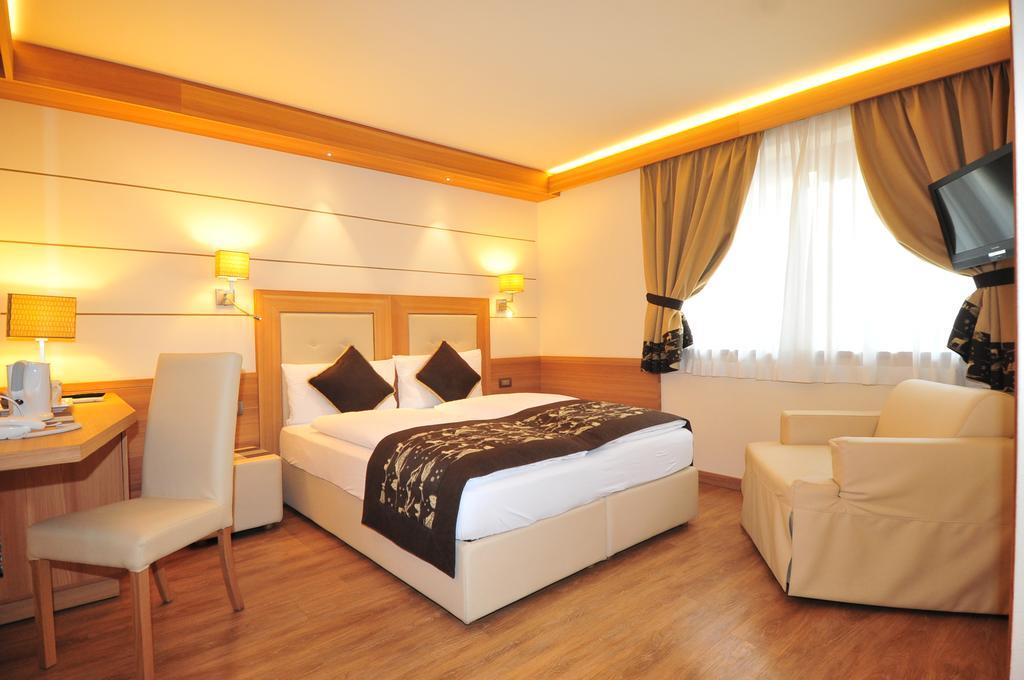 Hotel Bondi Livigno Ngoại thất bức ảnh